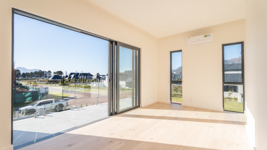 4 Bedroom Property for Sale in Pearl Valley at Val de Vie Western Cape